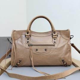 Picture of Balenciaga Handbags _SKUfw224475557fw